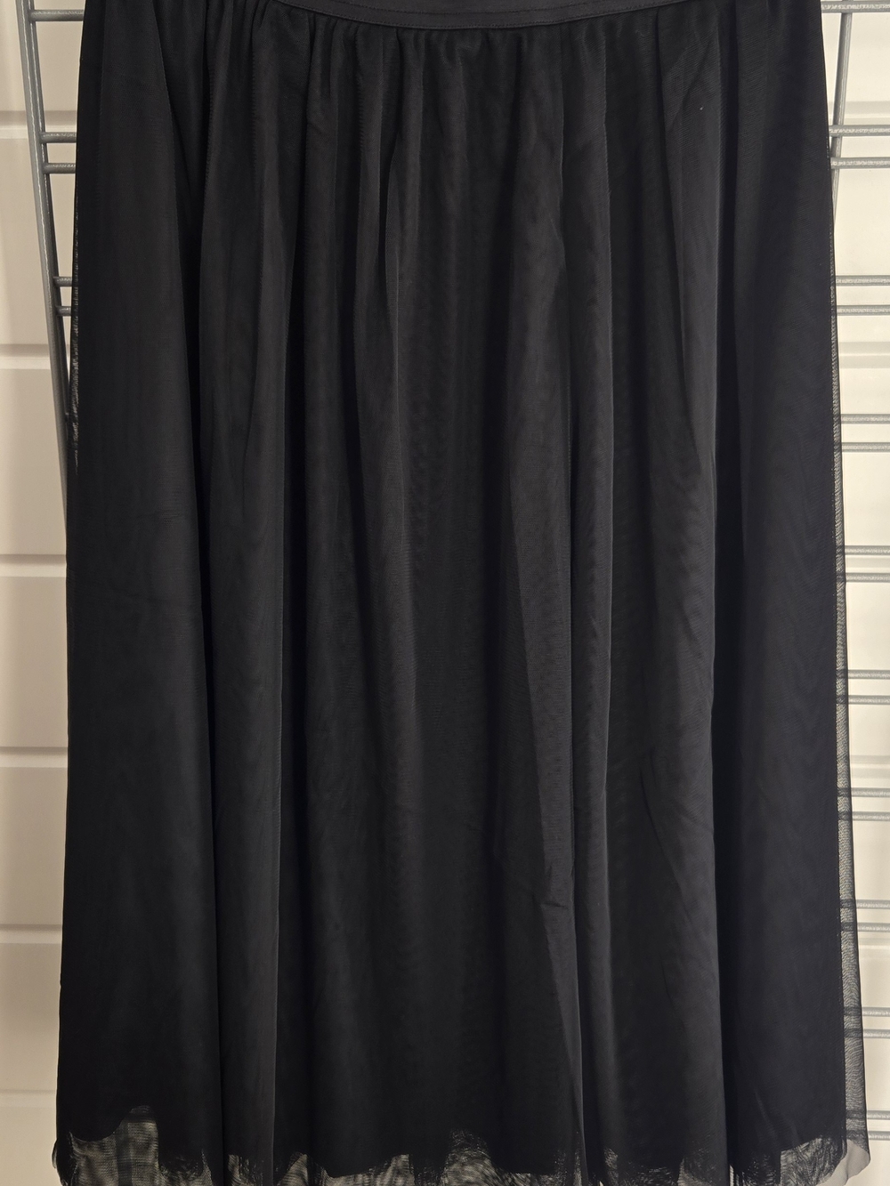 Black Mesh Skirt Knee Length NWT - Picture 4 of 4
